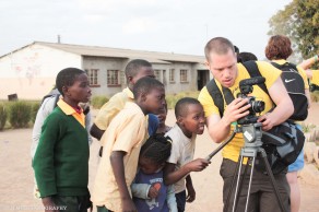 Rob Brown with children at the Fountain of Hope Rob Brown with children at the Fountain of Hope