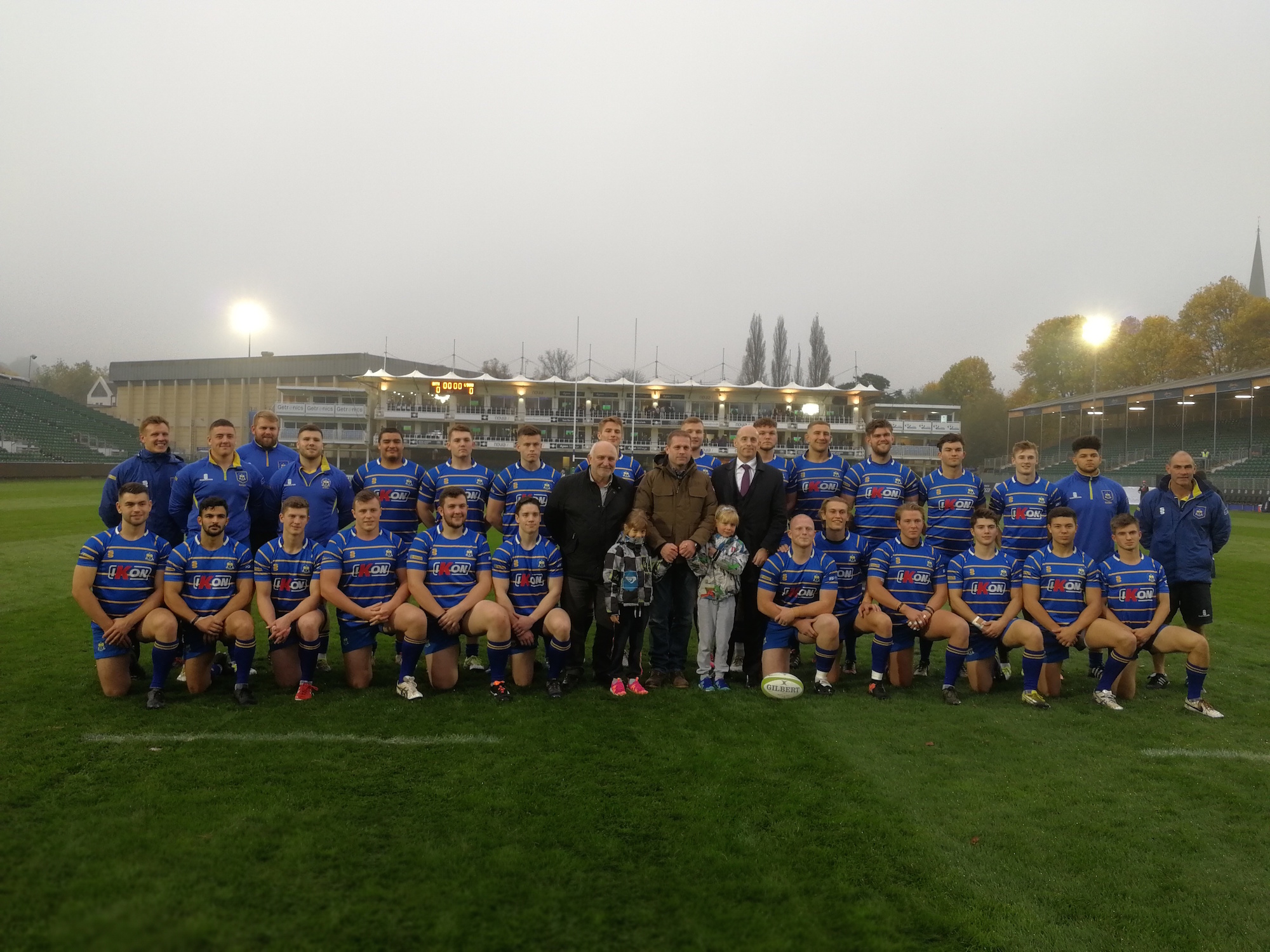 The University of Bath men’s squad with Iestyn Lewis, CEO of Anniversary Game sponsors Iesis Group, and his family ahead of the BUCS Super Rugby match at The Rec