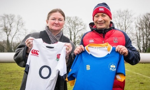 Professor Dame Glynis Breakwell, Vice Chancellor of the University of Bath, and England Rugby Head Coach Eddie Jones exchange shirts