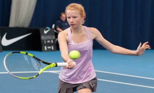 Amelia Bissett on her way to winning the Nike Junior International Bath U16 girls' singles title in September 2016