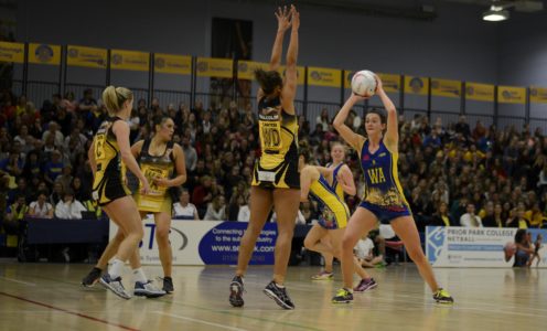 Rachel Shaw in front of a big Team Bath Netball crowd against Manchester Thunder in February 2016