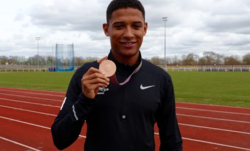 Leon Reid with his 200m bronze medal from the Gold Coast 2018 Commonwealth Games