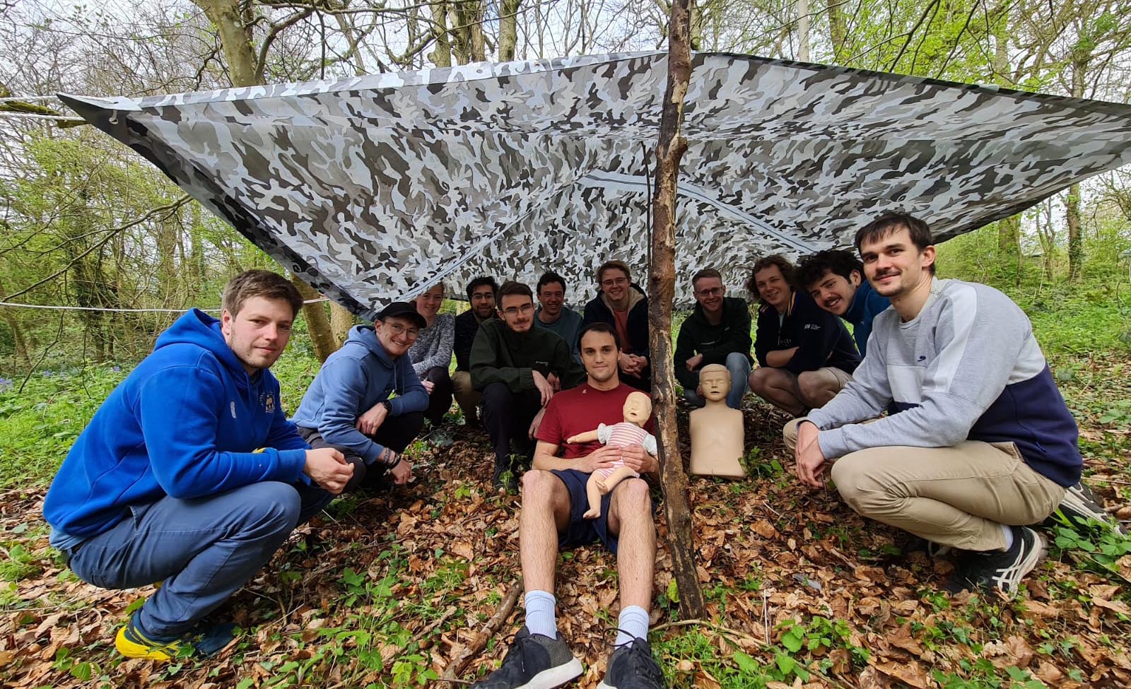 People taking part in an outdoor first aid course led by Team Bath 